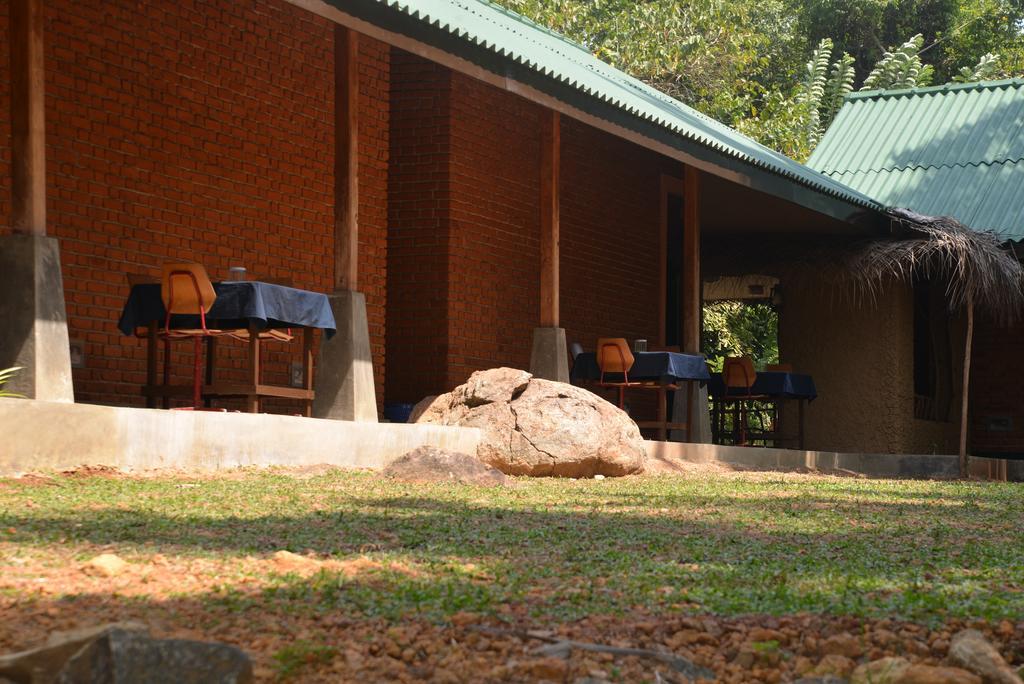 Jungle Beach Hostel Unawatuna Dış mekan fotoğraf
