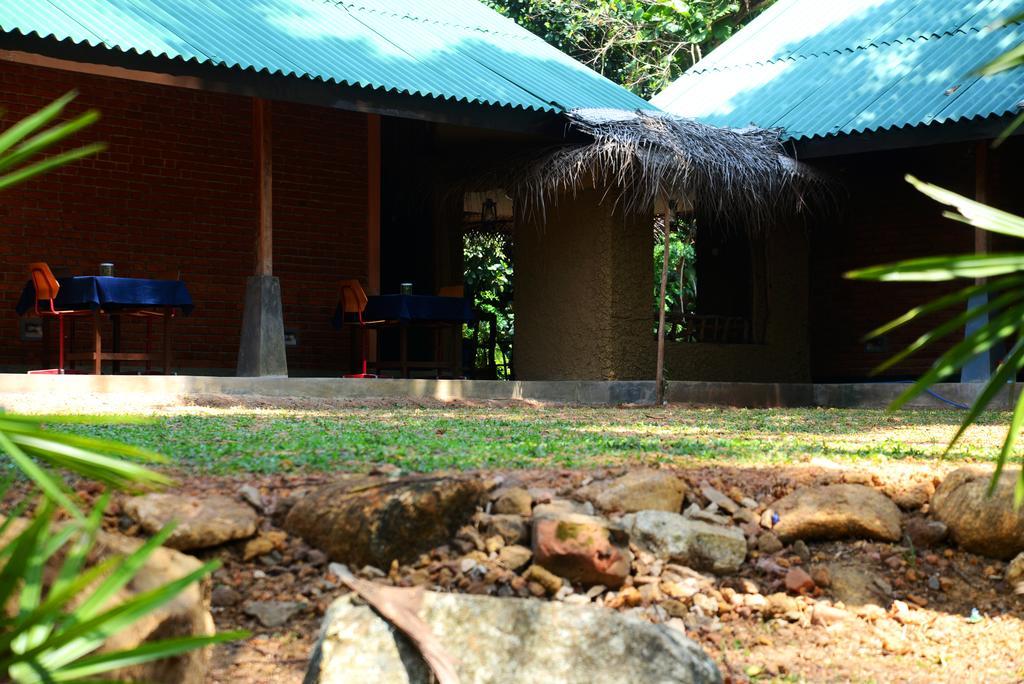 Jungle Beach Hostel Unawatuna Dış mekan fotoğraf