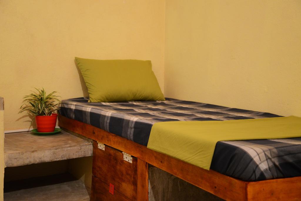 Jungle Beach Hostel Unawatuna Oda fotoğraf