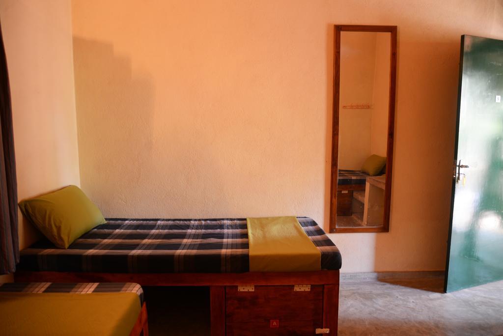Jungle Beach Hostel Unawatuna Oda fotoğraf