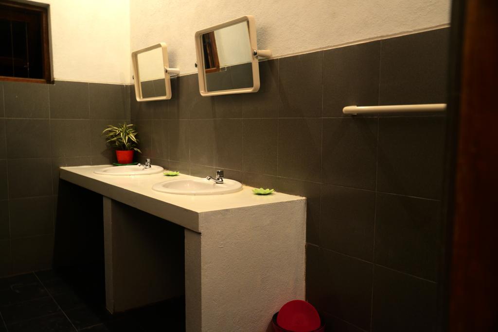Jungle Beach Hostel Unawatuna Dış mekan fotoğraf