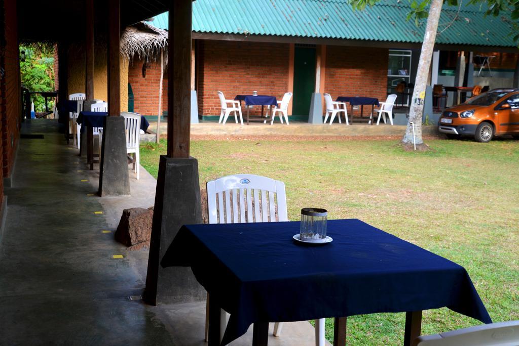Jungle Beach Hostel Unawatuna Dış mekan fotoğraf