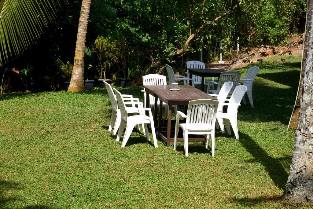 Jungle Beach Hostel Unawatuna Dış mekan fotoğraf