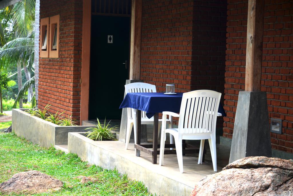 Jungle Beach Hostel Unawatuna Dış mekan fotoğraf