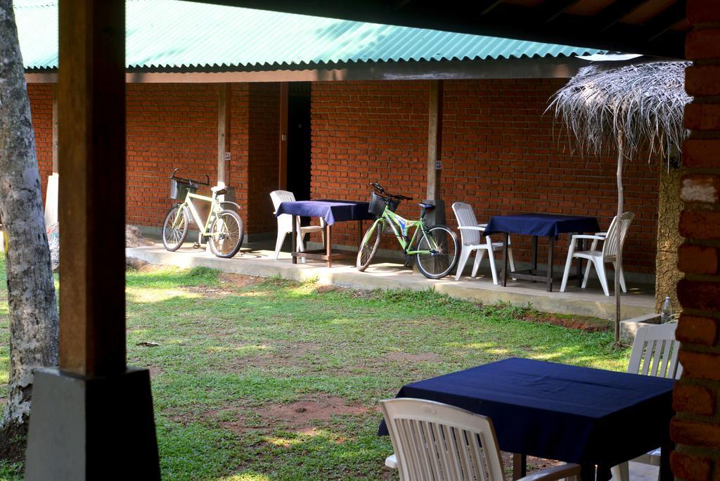 Jungle Beach Hostel Unawatuna Dış mekan fotoğraf